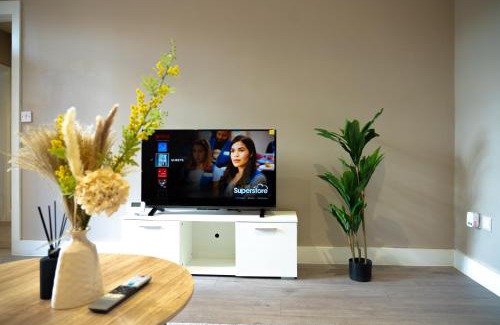 Wolverhampton Apartment | Stylish Flat in Wolverhampton - Short and long Stay with Free Parking