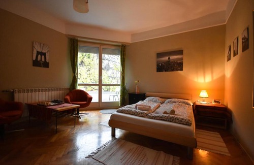 Krisztinavaros Apartment | Stylish Flat w Balcony next to the Castle & Metro
