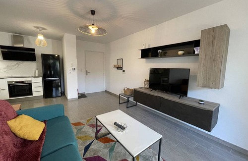 La Croix-Valmer Apartment | Stylish Garden Apartment with Pool, 500m from Beach, Sleeps 4