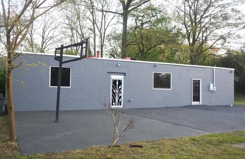 Eagan Park House | Stylish Gated Retreat Home-3mins to ATL airport