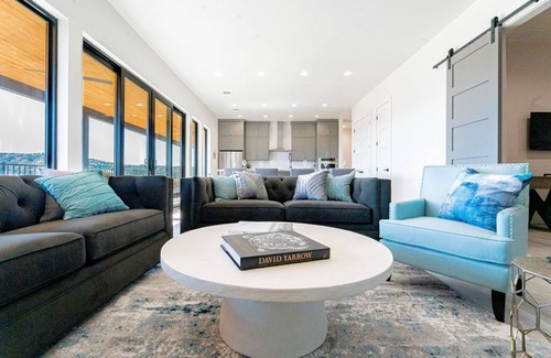Highland Lake Estates House | Stylish Getaway - Chef’s Kitchen, Game Lawn, Decks & Scenic Outdoor Living