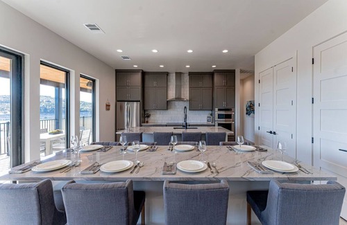 Highland Lake Estates House | Stylish Getaway - Chef’s Kitchen, Game Lawn, Decks & Scenic Outdoor Living