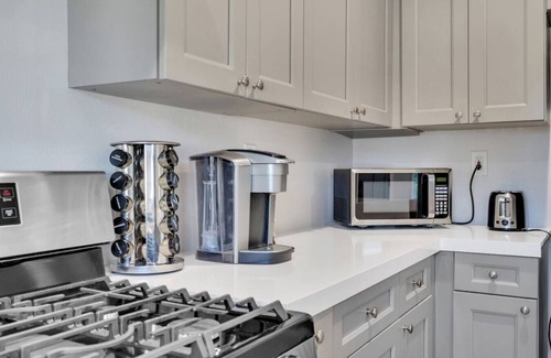 Claremont House | Stylish guest house near colleges