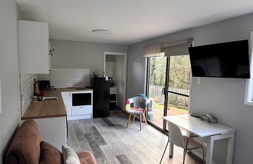 Everton Park Apartment | Stylish Guest Suite - Everton Hills