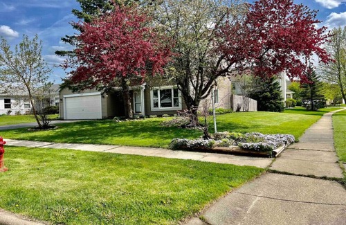 Crystal Lake House | Stylish Home for 12~Games Room~Pet Friendly