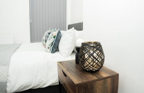 York Apartment | Stylish home in York - Free Wifi & Parking - Close to Racecourse & City Centre