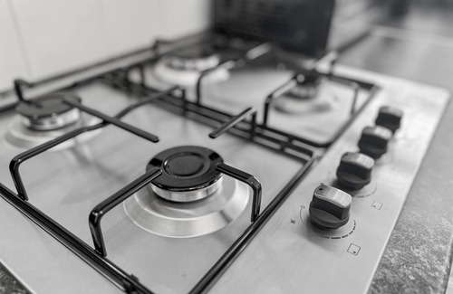 Stoke-on-Trent House | ⭑ Stylish House Near Hospital with Free Parking ⭑