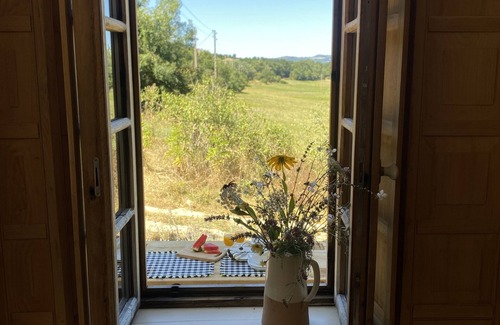 Cordes-sur-Ciel House | Stylish house with fabulous view of the medieval hilltop village Cordes sur Ciel