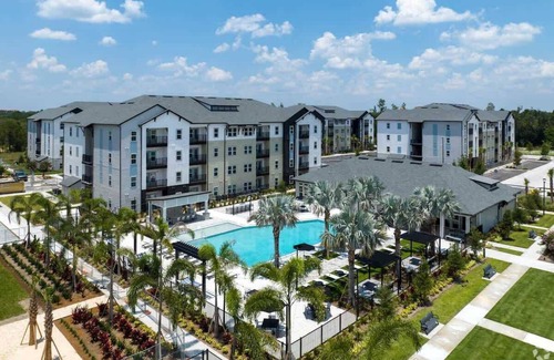 Lake Buena Vista Apartment | Stylish King Apt Near Parks 2/Top Amenities Pet ok