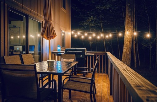 Lake Ariel House | Stylish Lake Retreat with Pool, Beaches , Fire Place and Fire Pit