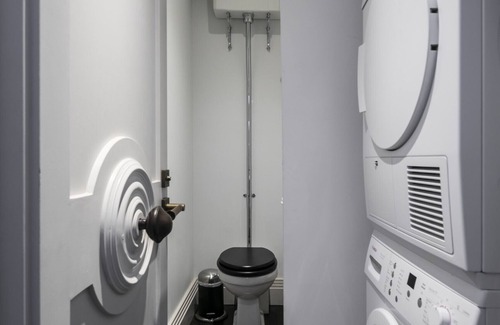 City of Westminster Apartment | Stylish Lower Ground Mayfair Home by Bond Street