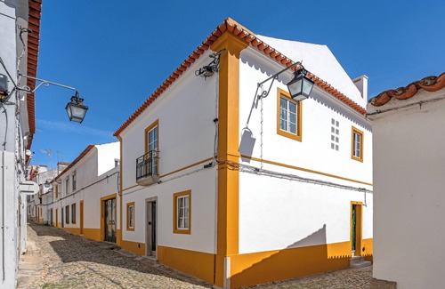 Evora Apartment | Stylish & Luminous, 2 Queen Size Beds, Historic Centre W/terrace