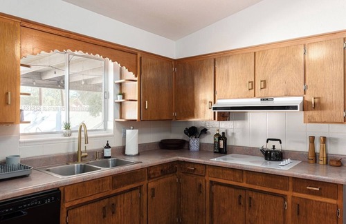 Duffy House | Stylish Mid-Century Oasis with (heated) Pool