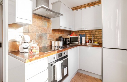 Kilburn Apartment | Stylish Modern 1 Bed Apartment in London NW6*16