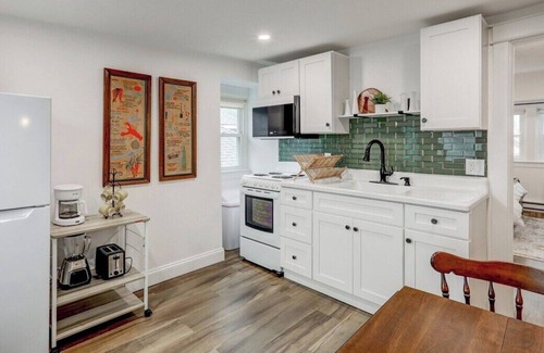 Ephrata Apartment | Stylish & Modern 1BR|Free Parking★Great Location!