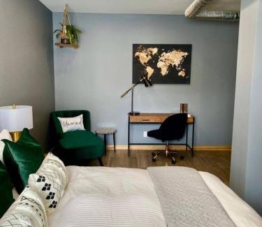 Hamilton House | Stylish Modern 2 bedroom house across from Beach