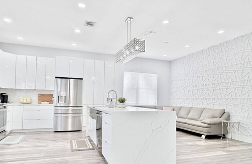 Miami Lakes House | Stylish & Modern Hialeah Pool Retreat Near Miami!