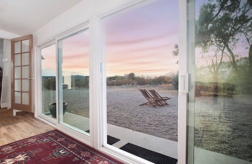 Morongo Valley House | Stylish Morongo Valley Retreat. Pond/waterfall views all around, fenced for dogs