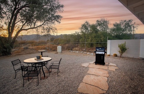 Morongo Valley House | Stylish Morongo Valley Retreat. Pond/waterfall views all around, fenced for dogs