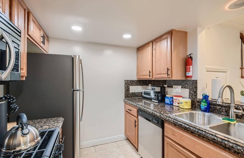 Downtown House | Stylish- Multi-Level- Patio- Games - Fast WIFI-CM3