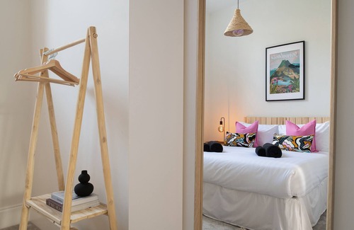 Saint Asaph Apartment | Stylish, new and modern apartment