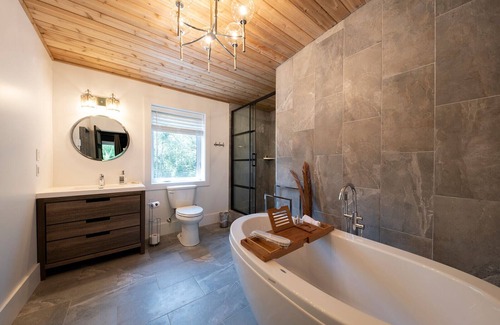 New Glasgow Cottage | Stylish New Glasgow getaway near golf, beaches and attractions