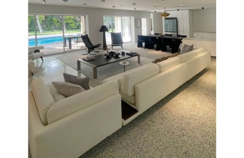 Pinecrest House | Stylish private resort style pool house