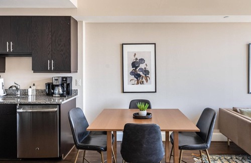 Reston Apartment | Stylish Reston 2BR w/Pool & Gym, nr Dining & Drinks, by Blueground