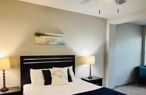 Grogan's Mill Apartment | Stylish retreat in the woodlands pet friendly