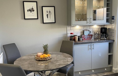 Perth House | Stylish Scottish House with garden and parking