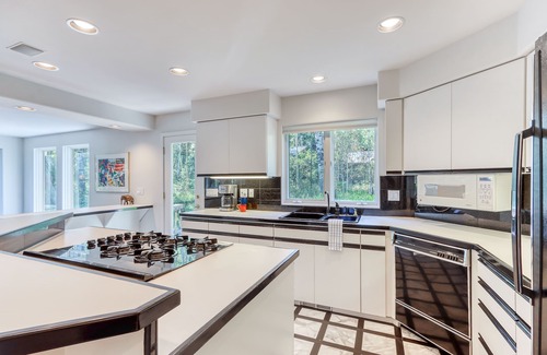 Black Butte Ranch House | Stylish & secluded home with a washer/dryer, fireplace, & resort amenity access