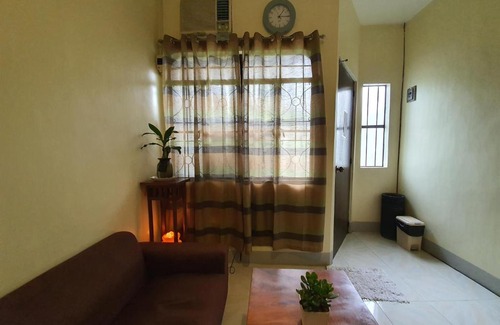 Balibago Apartment | STYLISH SECLUDED 4BR LODGE NEAR ENCHANTED KINGDOM + 2MIN WALK TO BALIBAGO COMPLEX