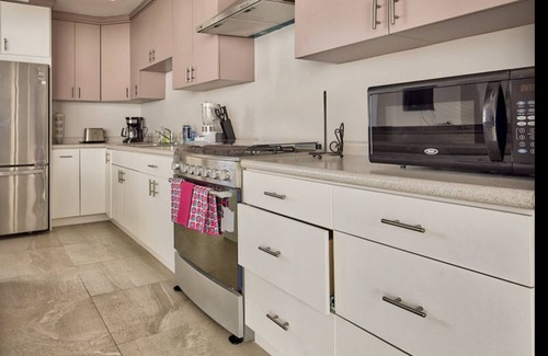 Granados House | Stylish spacious 3 bed/3bath home in the heart of Ensenada!