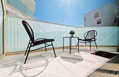 Chemin de l'Ile Apartment | Stylish Stay Near Paris - 850m to Subway RER A - Netflix 1BR-4P