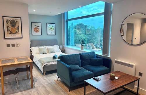 Bracknell Apartment | Stylish Studio Apartment in Bracknell