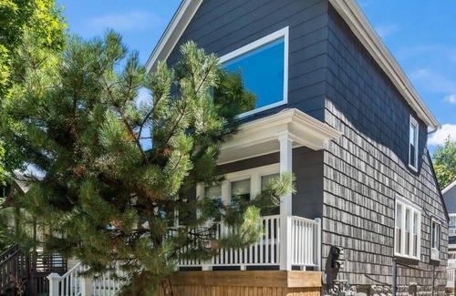 Fifth Ward Apartment | Stylish Studio in Walkers Point