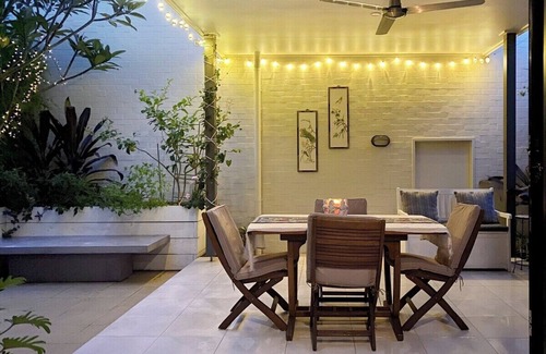 Shell Cove House | Stylish Townhome - 3 min walk to Marina