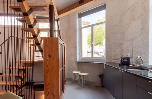 Paranhos House | Stylish Triplex Home by LovelyStay