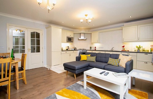 Bracknell Apartment | Stylish Two Bedroom Apartment in Bracknell