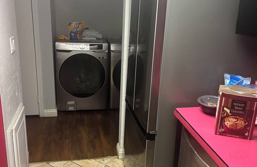 Chinatown Condo | Stylish, updated 2bed/2bath 2 miles from the Vegas Strip!