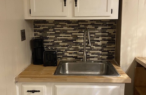 Oakdale Apartment | Stylish walk-in private one bedroom apt