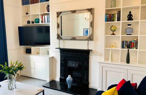 Dulwich House | Stylishly decorated apartment - great for families & long term bookings