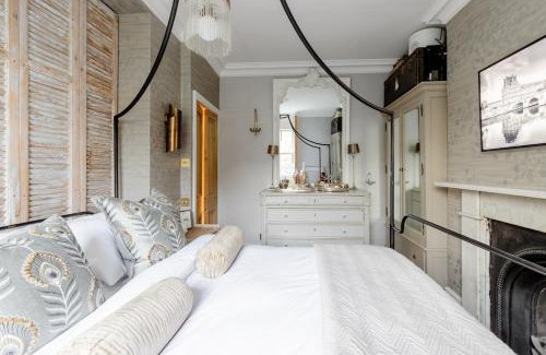 Windsor City Centre Apartment | Stylishly Designed Private Home in Central Windsor