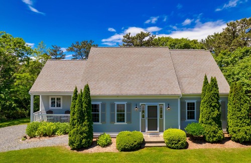 South Chatham House | Stylishly Furnished Home- Access to Pleasant Street Beach