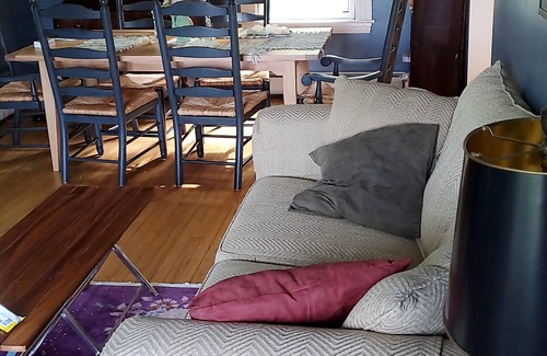Brooksville Cottage | Stylishly updated waterview cottage near Penobscot Bay and Blue Hill sleeps 5