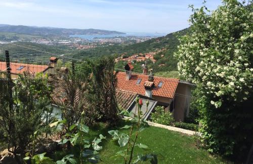 San Dorligo della Valle Bed & Breakfast | Su da noi