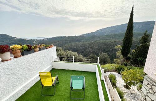 Mandelieu-La-Napoule Apartment | Sublime studio with large terrace and pool