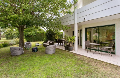 Baillargues House | Sublime villa with pool overlooking the Golf course: ideal for summer ☀