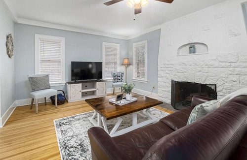 Aurora House | Suburban Cottage in Great Neighborhood