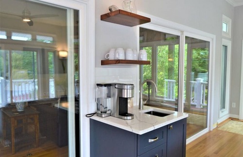 Leasburg House | Sueños Hyco Lakeside Retreat - 19 min to VIR/39 min to Caesars Casino
